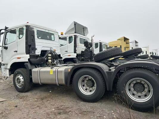 Sinotruk HOWO NX Tractor Truck with 371 hp Engine 6x4 Drive Type and Euro II Emission