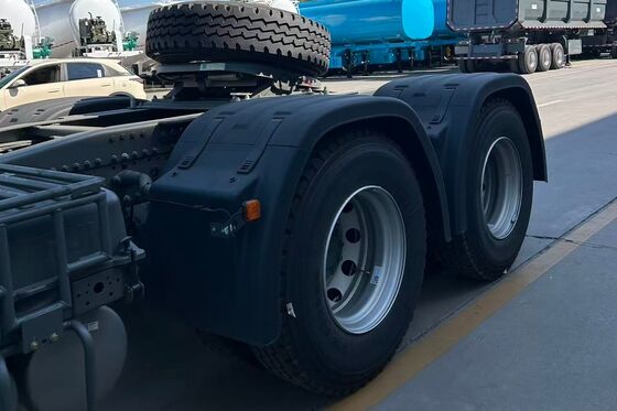 SINOTRUK HOWO TX Tractor Truck with 400 HP Engine and 600 L Fuel Tank for Port Drayage & Container Transport
