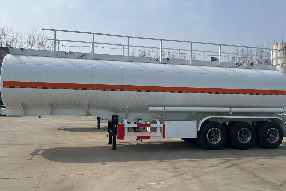 45 CBM Oil Tank Trailer with 5mm Tank Shell 90# Kingpin and 28T Landing Gear for Heavy-Duty Transport