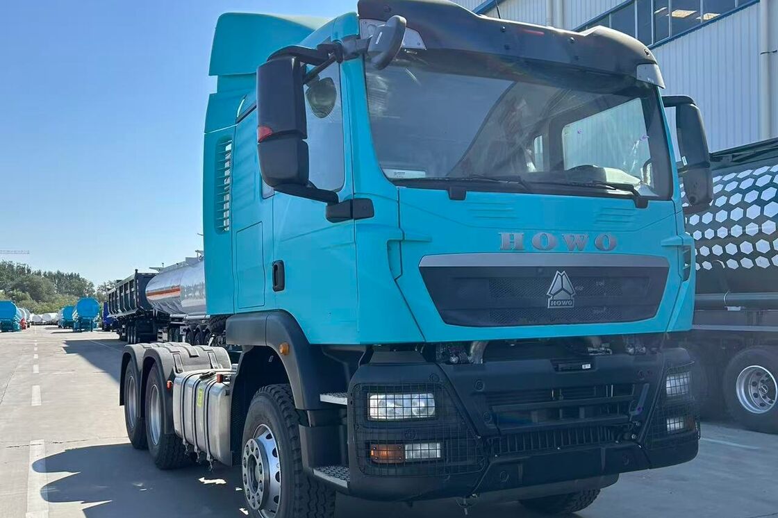 SINOTRUK HOWO TX Tractor Truck with 400 HP Engine and 600 L Fuel Tank for Port Drayage & Container Transport